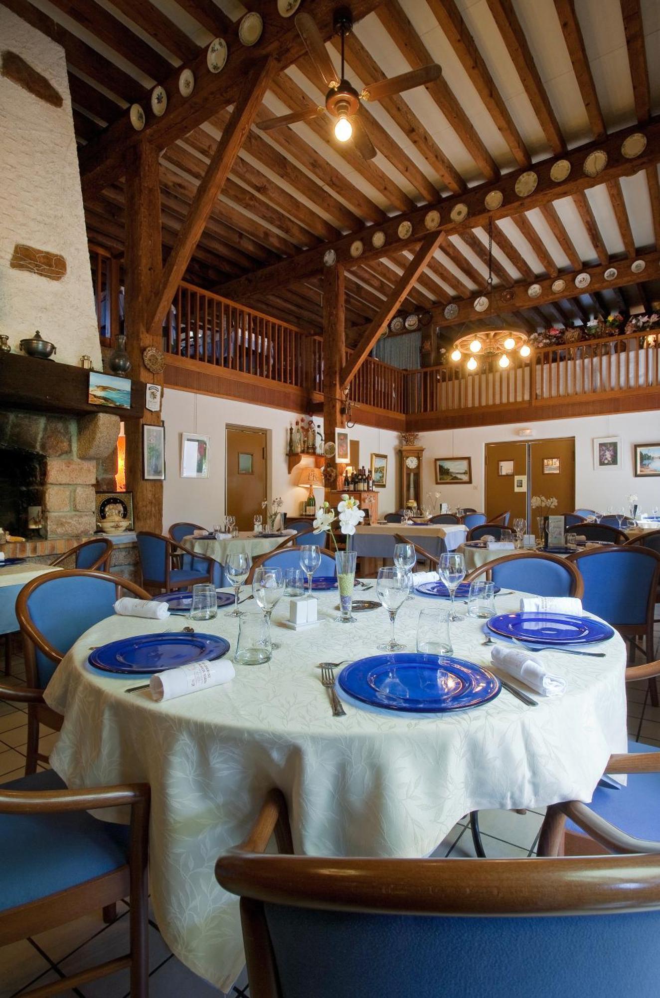 Auberge Du Moulin Marin Lapalisse Esterno foto